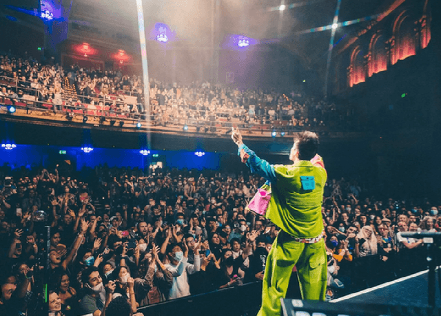 Figure 1 for Creativity and Visual Communication from Machine to Musician: Sharing a Score through a Robotic Camera